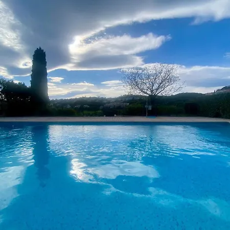 Nichee Sur Golf Et Piscine Holiday home *